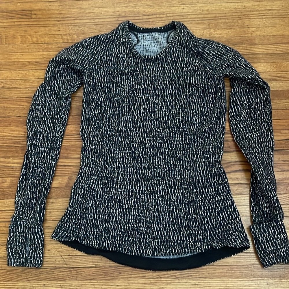 Lululemon Rulu long sleeve top size 6 black/white